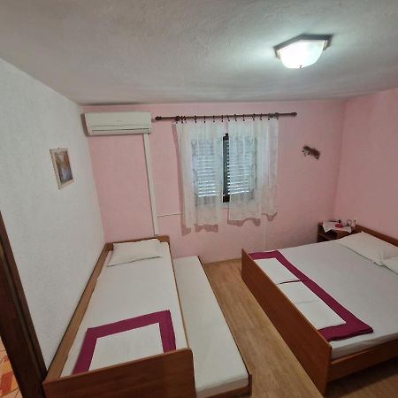 Rooms Anita Sibinj 斯比尼克尔姆波茨斯基 外观 照片