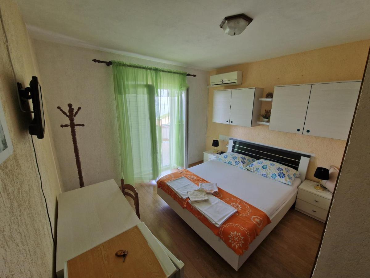 Rooms Anita Sibinj 斯比尼克尔姆波茨斯基 外观 照片
