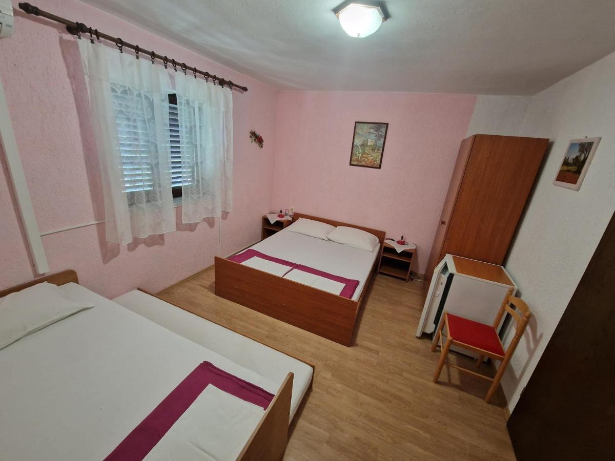 Rooms Anita Sibinj 斯比尼克尔姆波茨斯基 外观 照片