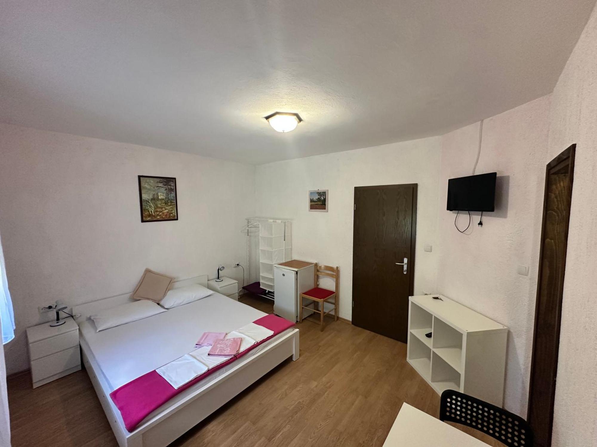 Rooms Anita Sibinj 斯比尼克尔姆波茨斯基 外观 照片