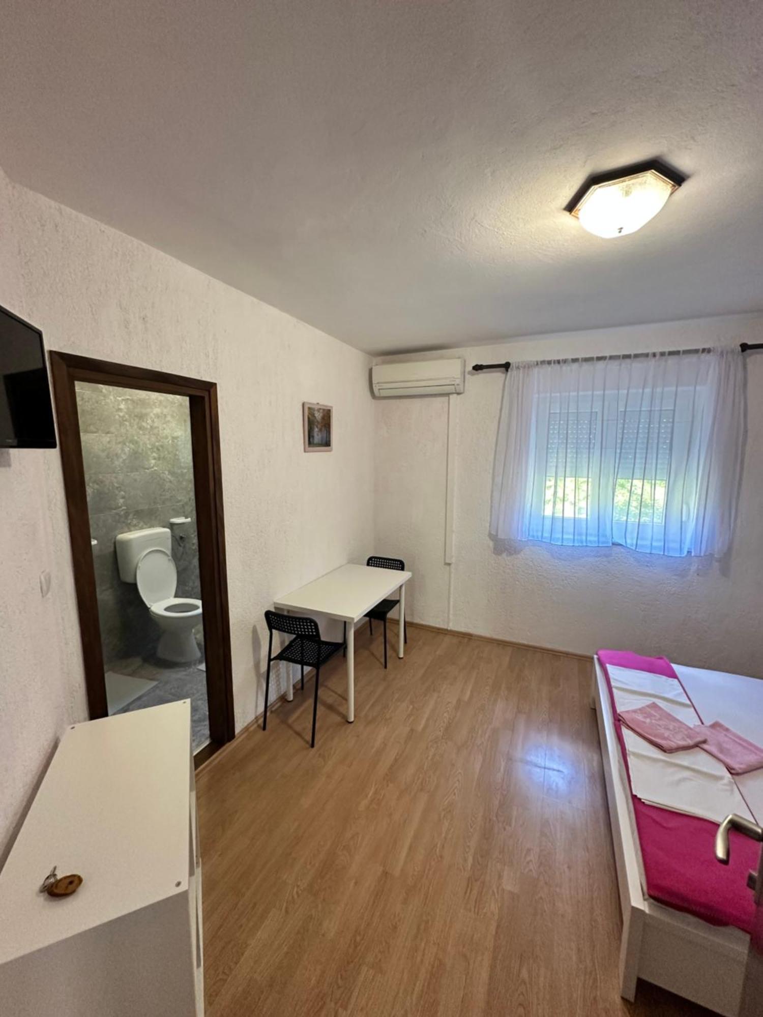 Rooms Anita Sibinj 斯比尼克尔姆波茨斯基 外观 照片